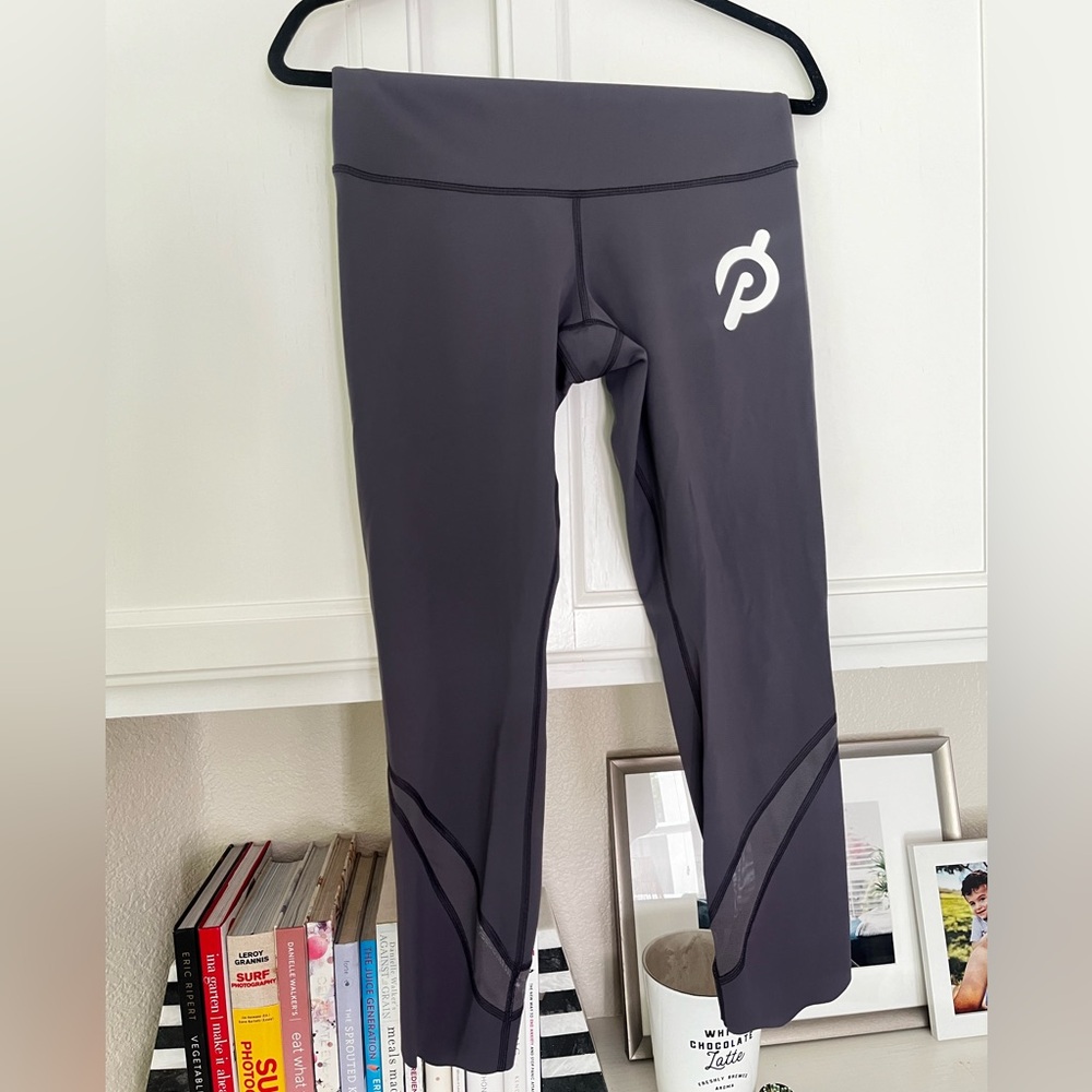Peloton x Lululemon scalloped leggings. Size 8